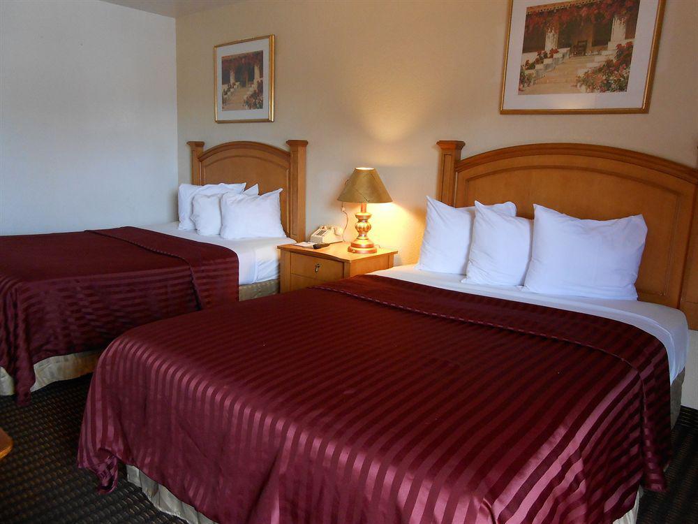 Rodeway Inn Phoenix North I-17 Exterior foto