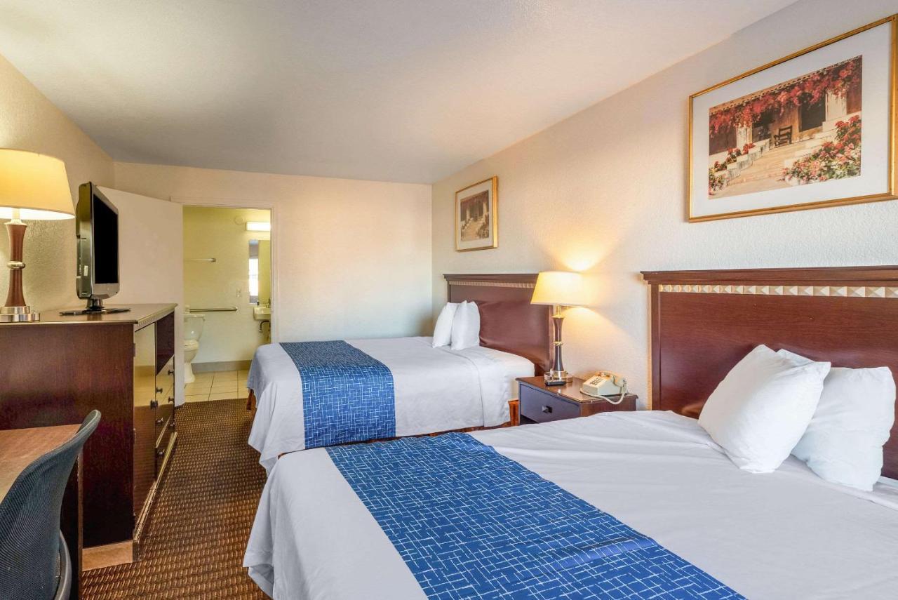 Rodeway Inn Phoenix North I-17 Exterior foto